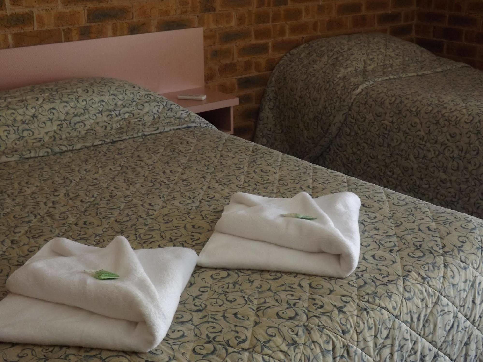 Lydoun MotelChiltern エクステリア 写真