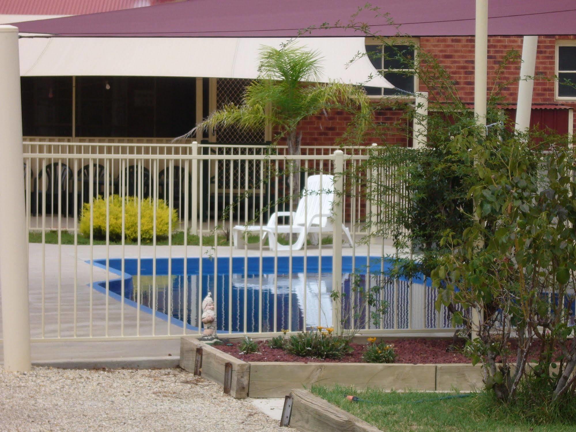 Lydoun MotelChiltern エクステリア 写真